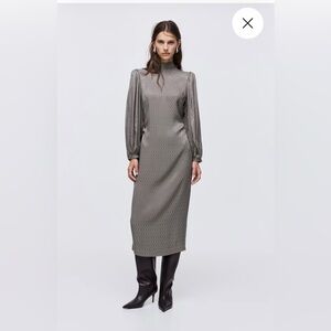 H&M Sophisticated Gray Long Sleeve Dress